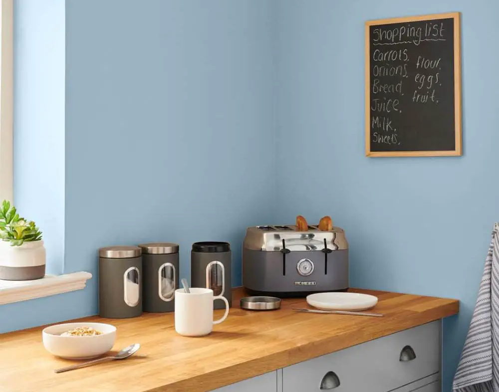 wilko-pottery-blue-matt-emulsion-kitchen-paint